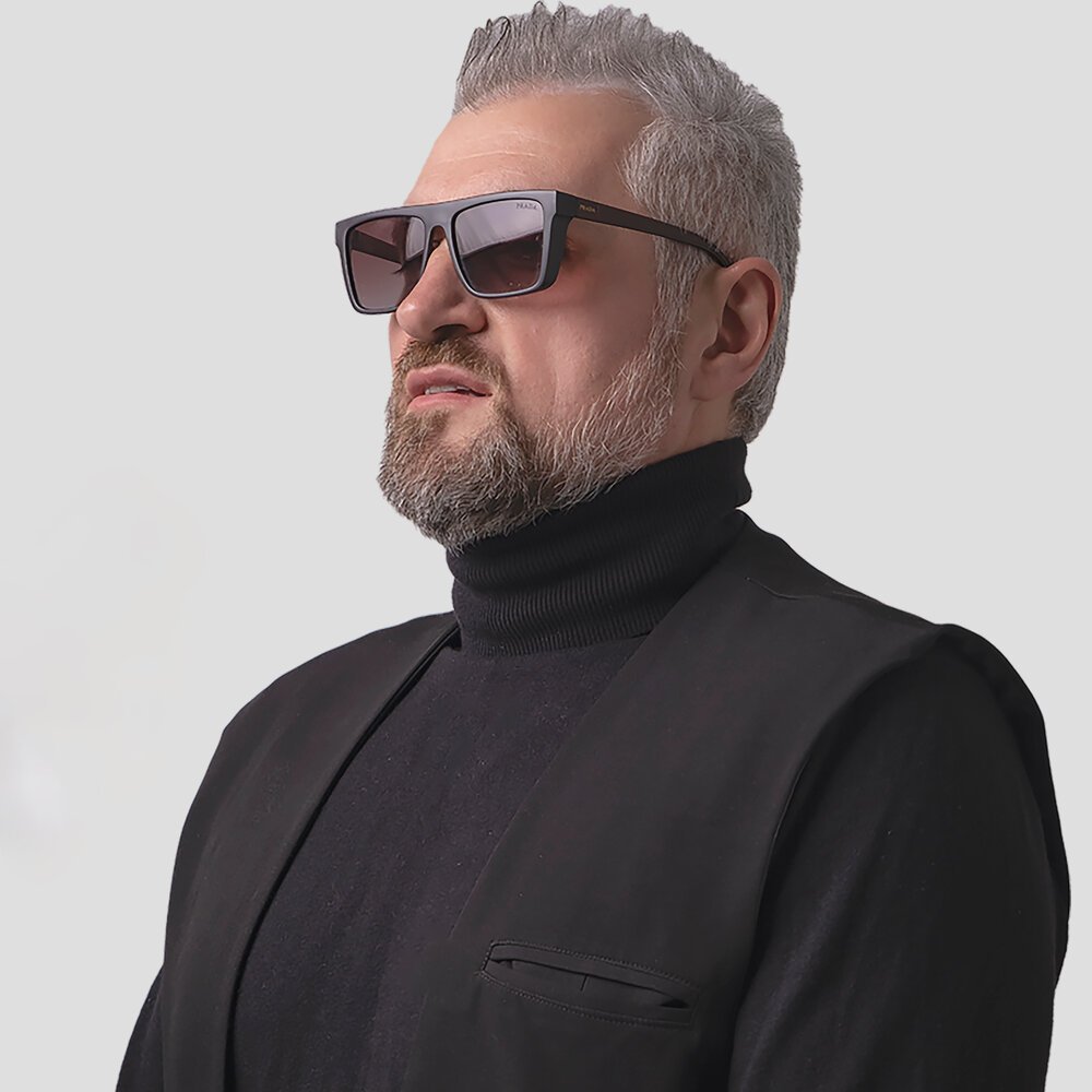 Музыка без границ: интервью с Виталием Романовым о новой песне, семейных корнях и будущем творчества