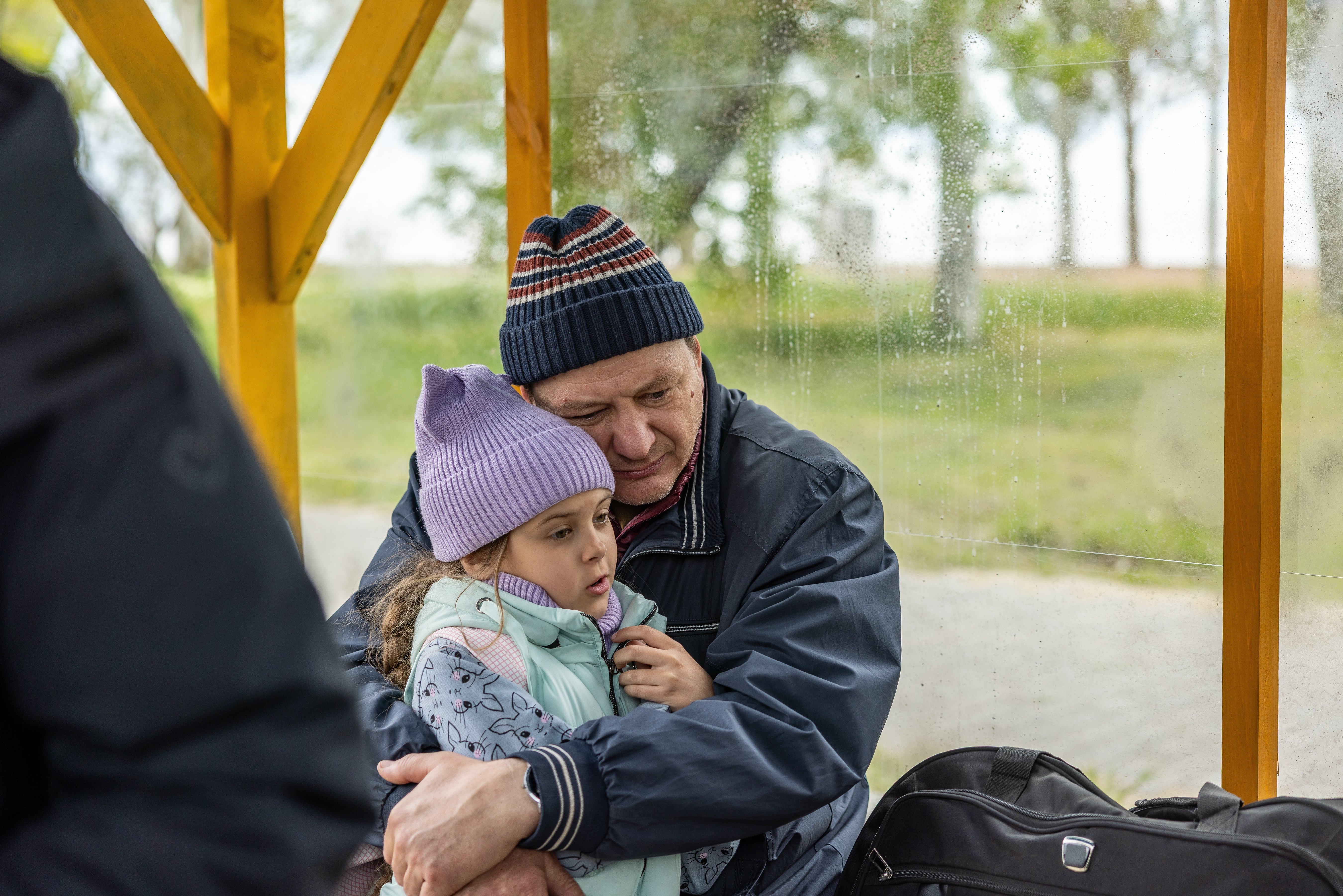 «СВОИ»: в онлайн-прокат вышла пронзительная драма о волонтёрах, под огнём спасавших мирных жителей Мариуполя