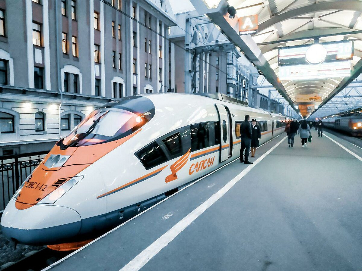 Еще три пары «Сапсанов» начали курсировать между Москвой и Петербургом Еще три пары «Сапсанов» начали курсировать между Москвой и Петербургом