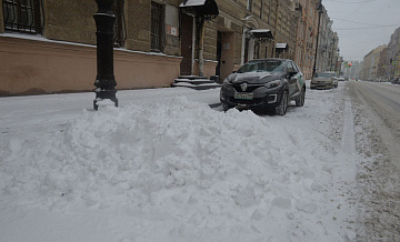 Петербург накрыл «снежный коллапс». Горожане ждут ДТП и пробок
