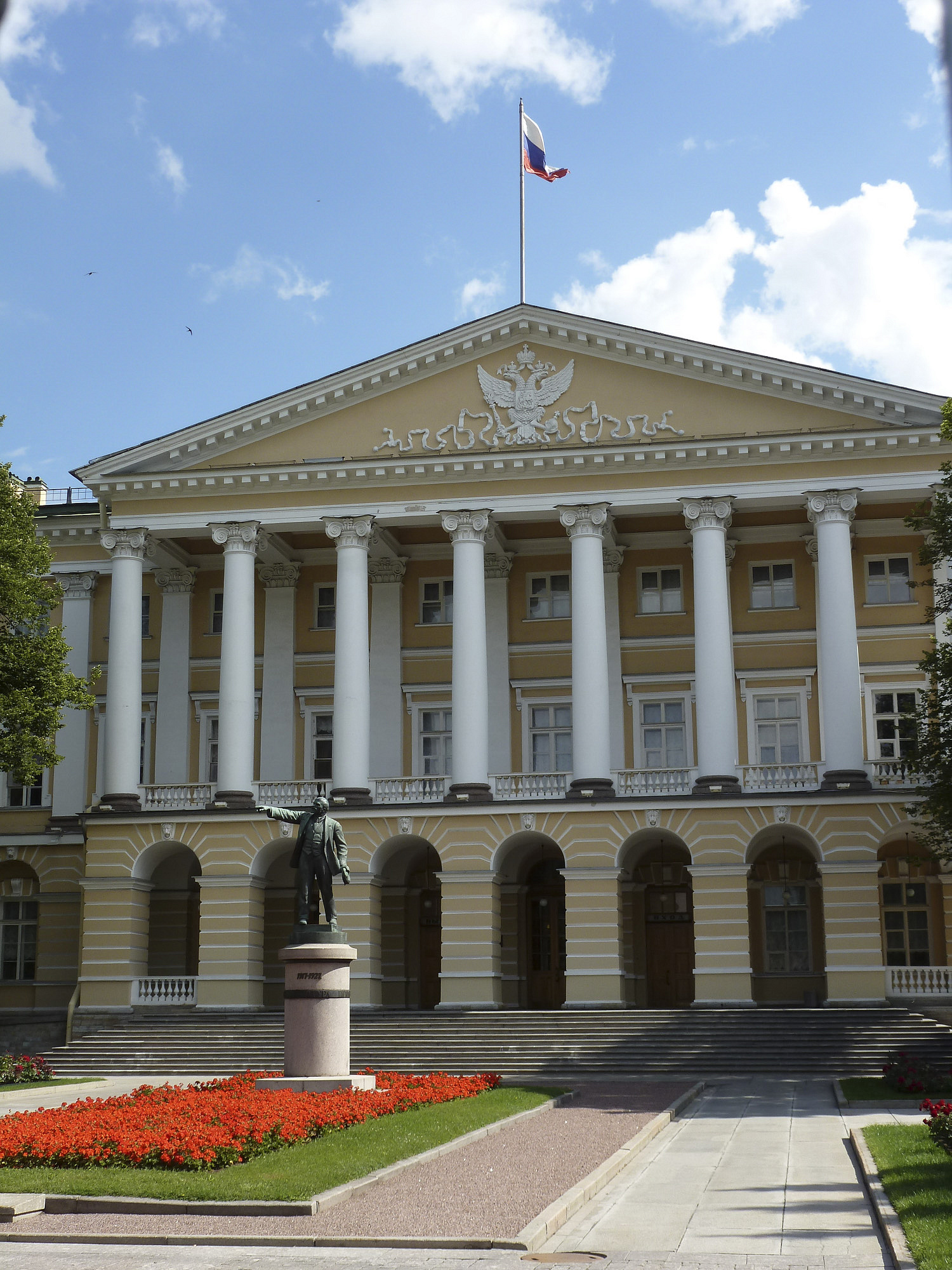 Глава УСП отметил негативное влияние действий Смольного на сферу соцпита Петербурга Глава УСП отметил негативное влияние действий Смольного на сферу соцпита Петербурга