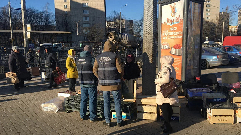 В Санкт-Петербурге продолжается борьба с незаконной торговлей